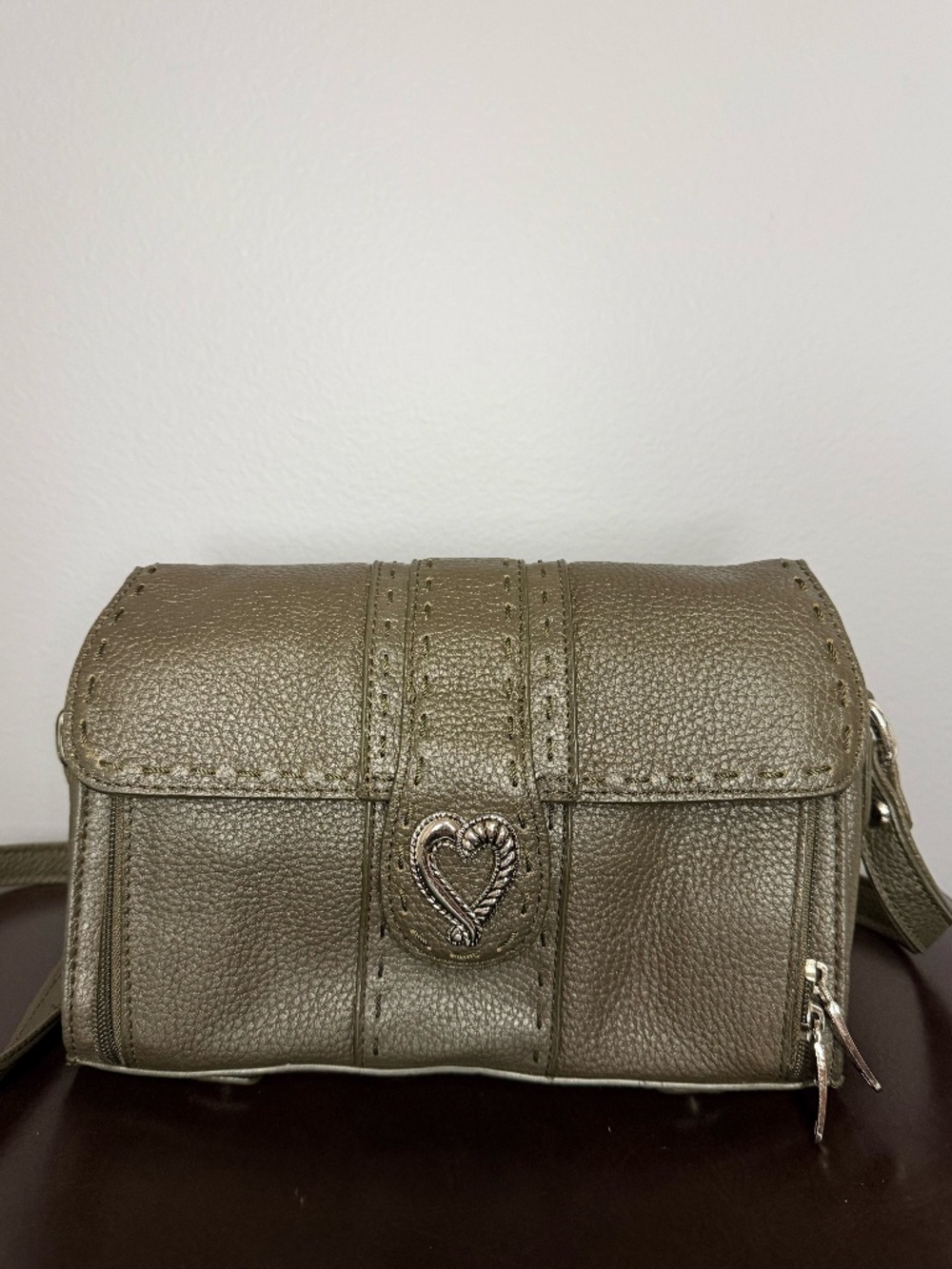 Y2K Marc Chantal Olive Green Pebbled Leather Crossbody Shoulder Bag Heart Buckle